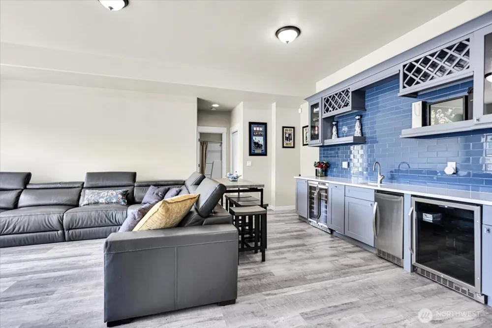 13721 SE 90th Place Newcastle, WA 98059