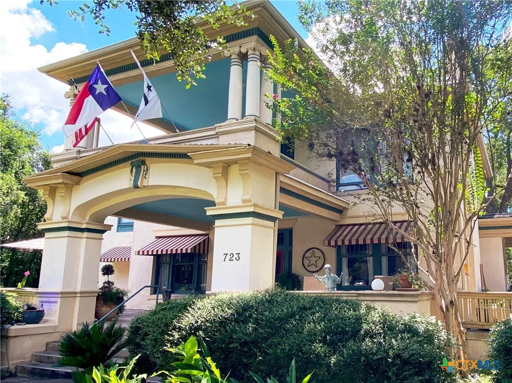 723 Saint James Street Gonzales, TX 78629