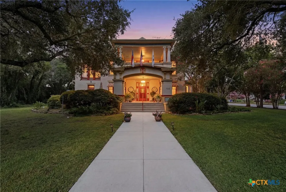 723 Saint James Street Gonzales, TX 78629