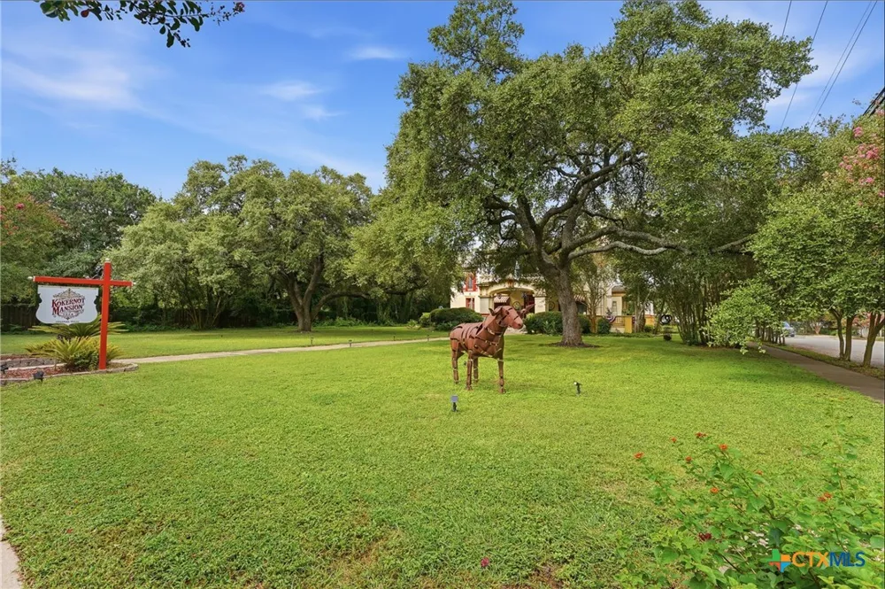 723 Saint James Street Gonzales, TX 78629