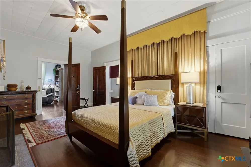 723 Saint James Street Gonzales, TX 78629