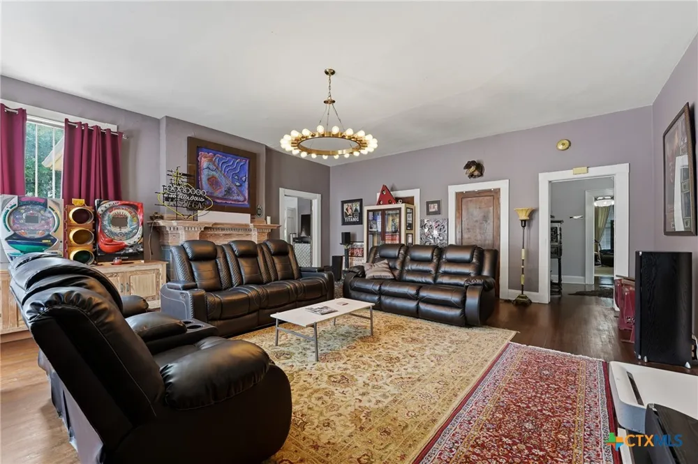 723 Saint James Street Gonzales, TX 78629