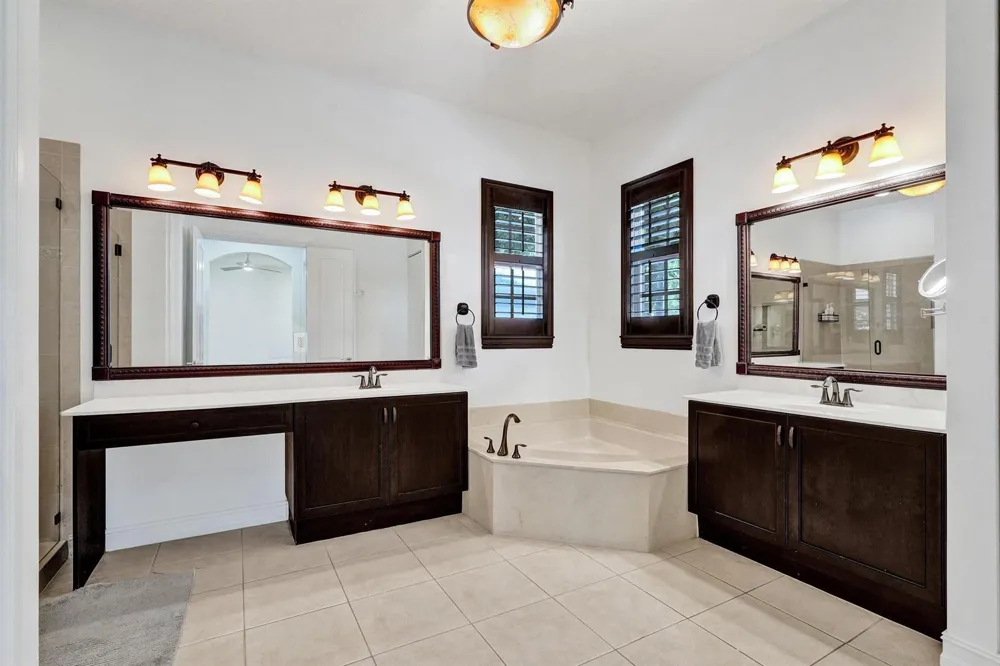 111 LEATHER LEAF DRIVE Jupiter, FL 33458