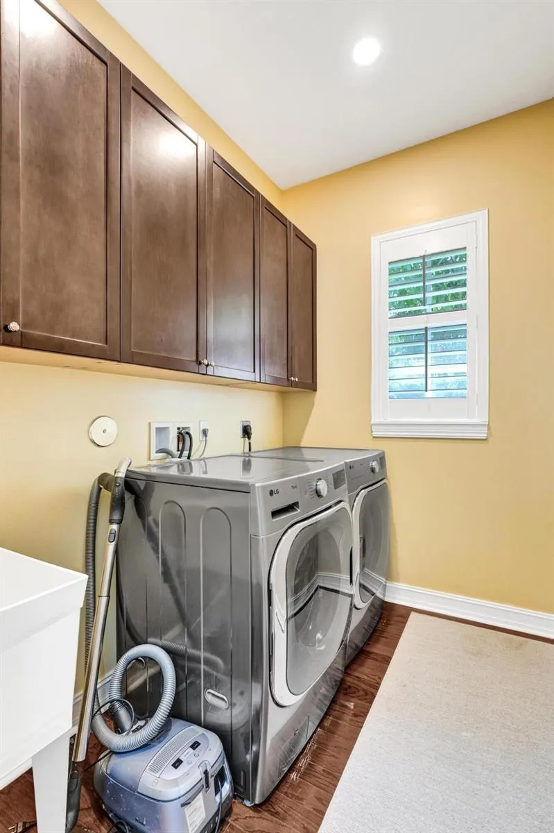 111 LEATHER LEAF DRIVE Jupiter, FL 33458