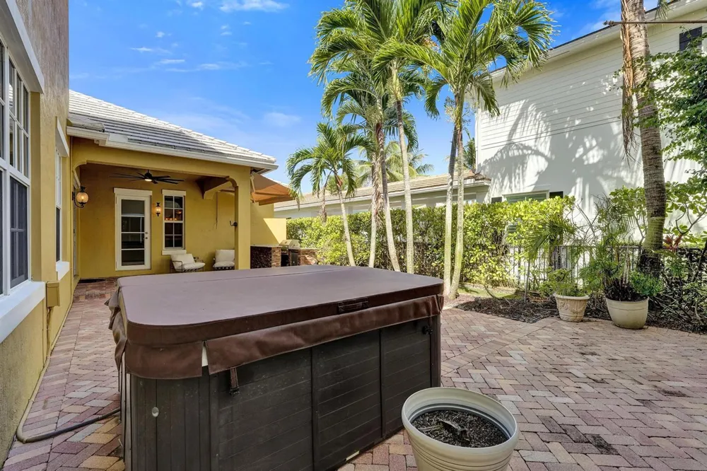 111 LEATHER LEAF DRIVE Jupiter, FL 33458