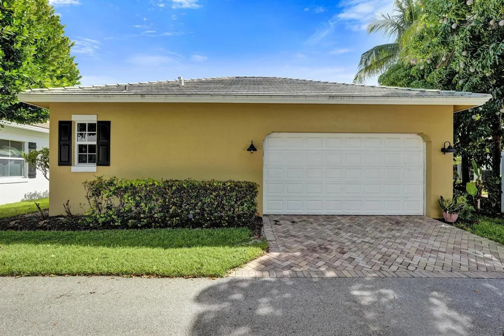 111 LEATHER LEAF DRIVE Jupiter, FL 33458