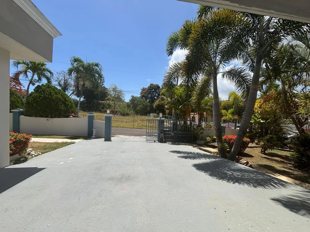 2 RAMAL 685 BO TIERRAS NUEVAS SEC LOS RABANOS Manati, PR 00674