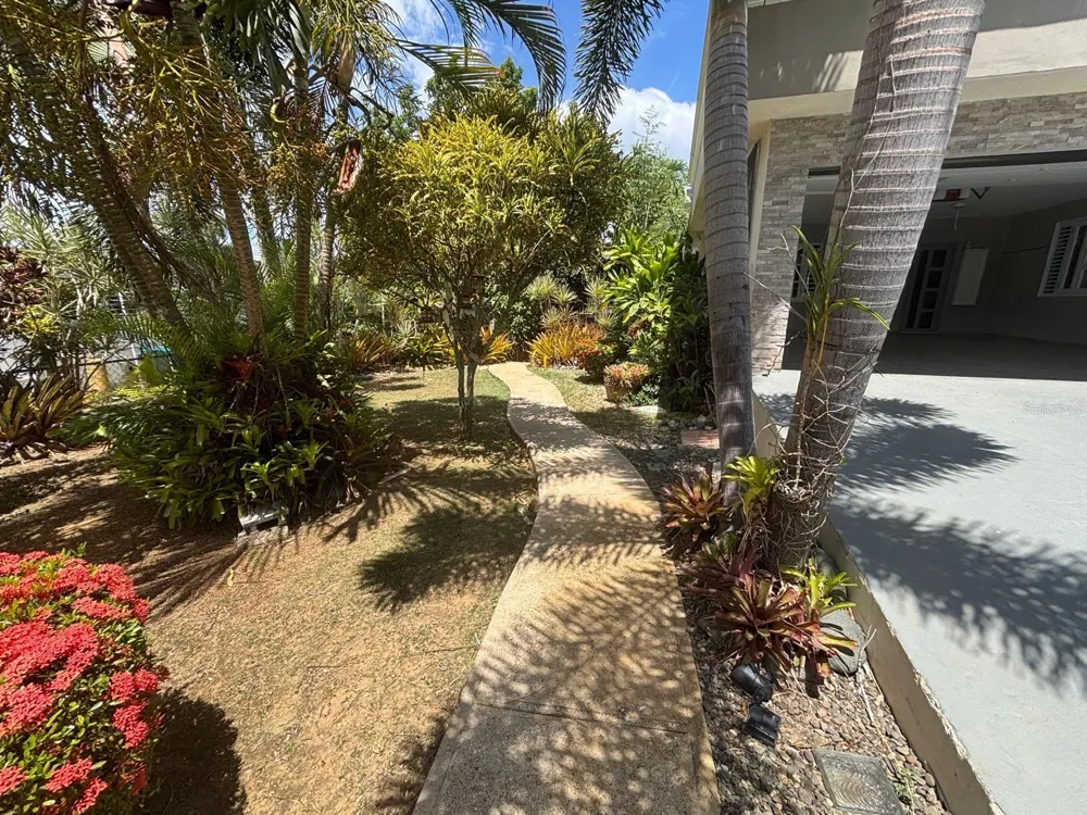 2 RAMAL 685 BO TIERRAS NUEVAS SEC LOS RABANOS Manati, PR 00674