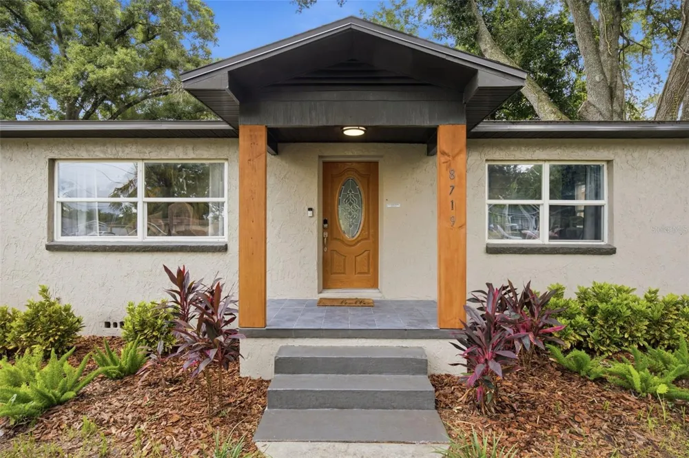 8719 TEMPLE AVENUE Tampa, FL 33617