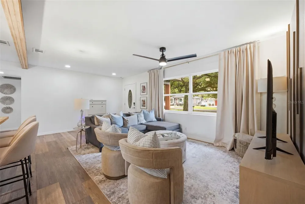 8719 TEMPLE AVENUE Tampa, FL 33617