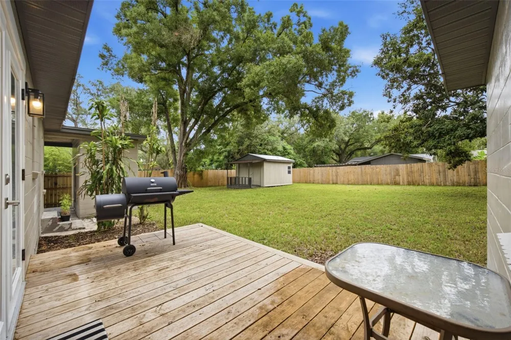 8719 TEMPLE AVENUE Tampa, FL 33617