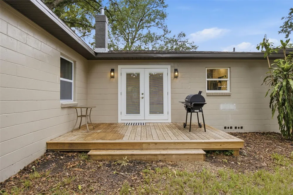 8719 TEMPLE AVENUE Tampa, FL 33617