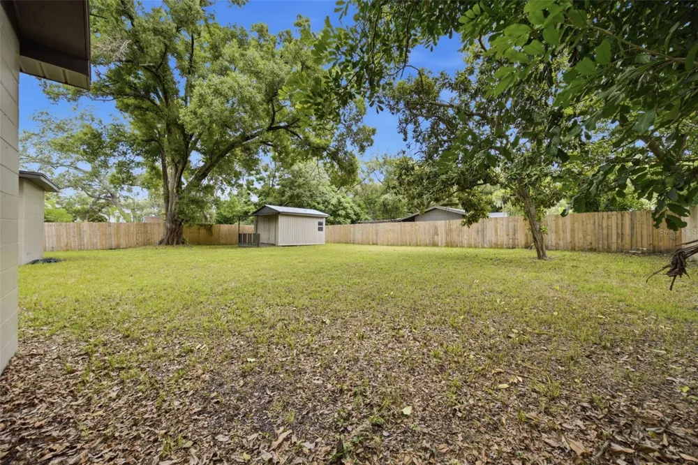 8719 TEMPLE AVENUE Tampa, FL 33617