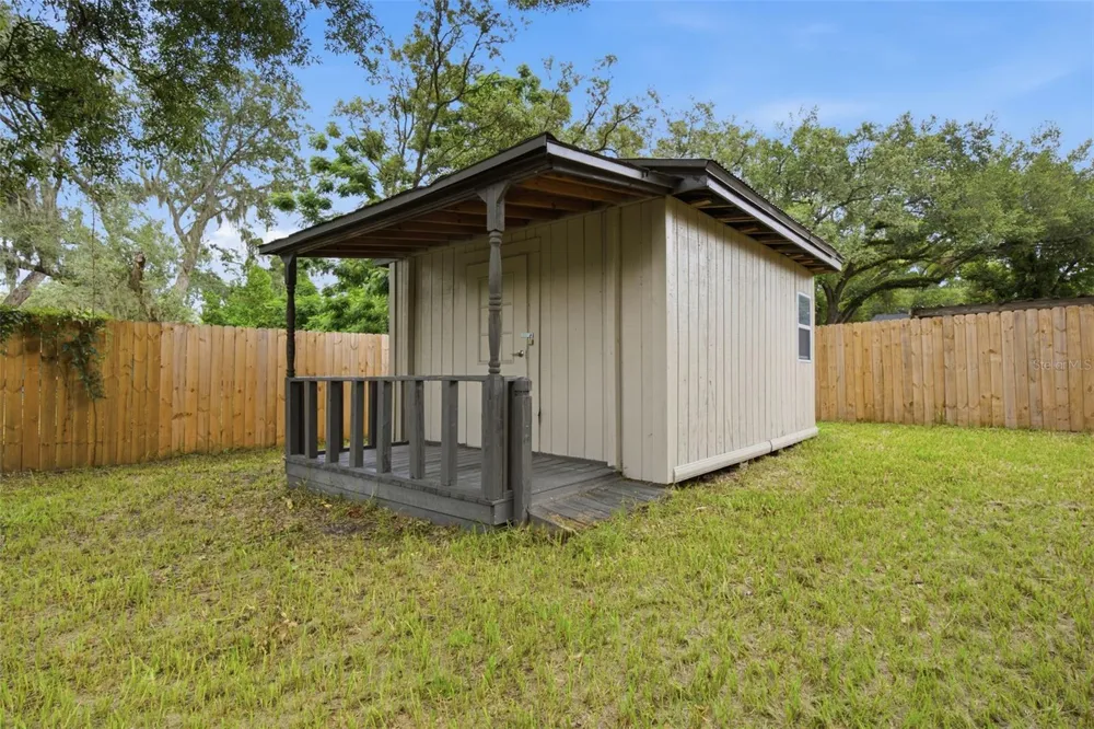 8719 TEMPLE AVENUE Tampa, FL 33617