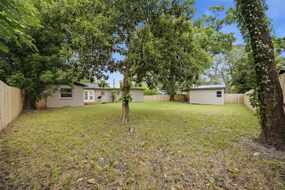 8719 TEMPLE AVENUE Tampa, FL 33617