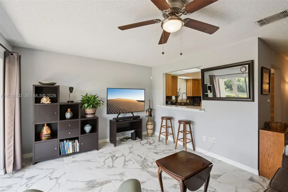 4541 ring neck road #35-A Orlando, FL 32808