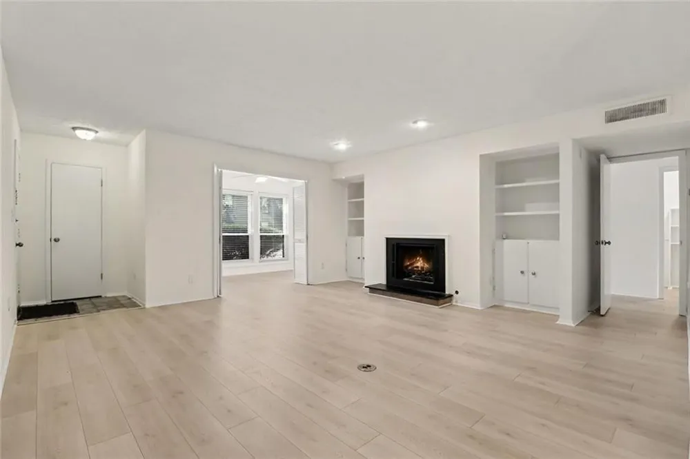 101 Dunbar Drive Dunwoody, GA 30338