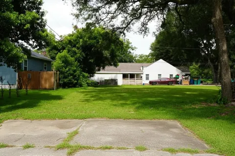 2606 Houston Drive