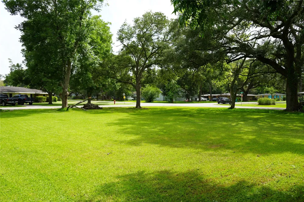 2606 Houston Drive La Marque, TX 77568