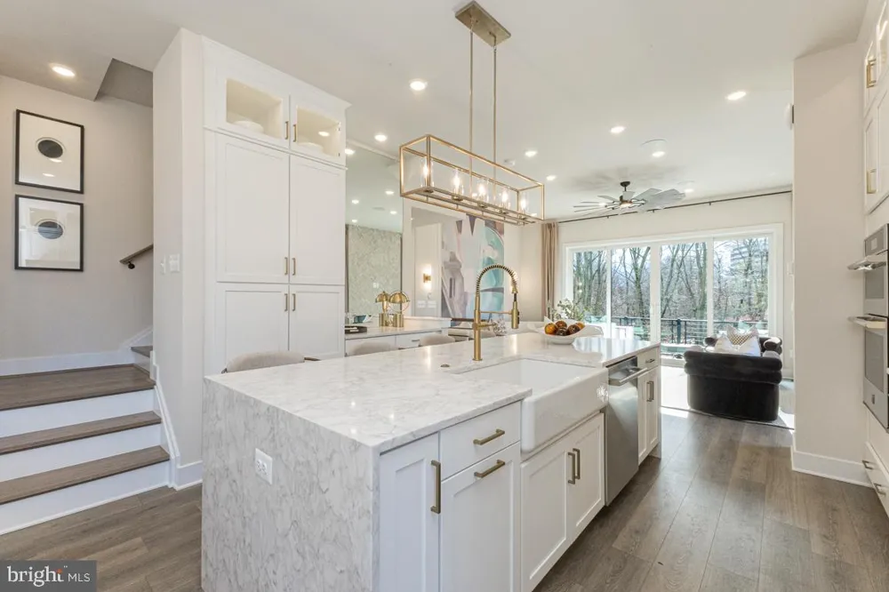 11595 PATRIOTIC LANE Reston, VA 20190