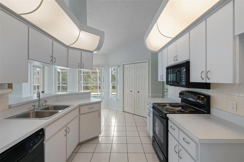7401 BLACKBIRD AVENUE Weeki Wachee, FL 34613