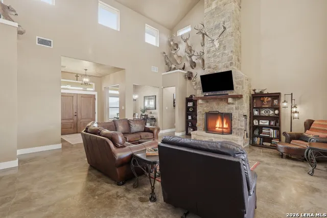 10085 Fm 775 La Vernia, TX 78121