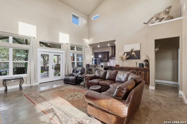 10085 Fm 775 La Vernia, TX 78121