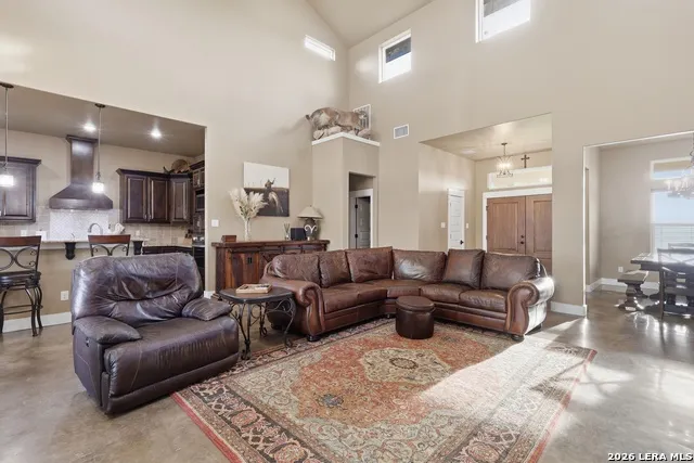 10085 Fm 775 La Vernia, TX 78121