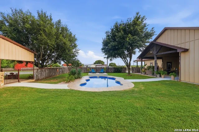 10085 Fm 775 La Vernia, TX 78121