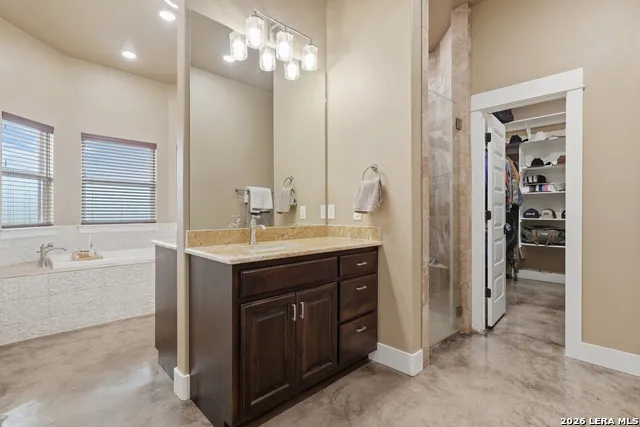 10085 Fm 775 La Vernia, TX 78121