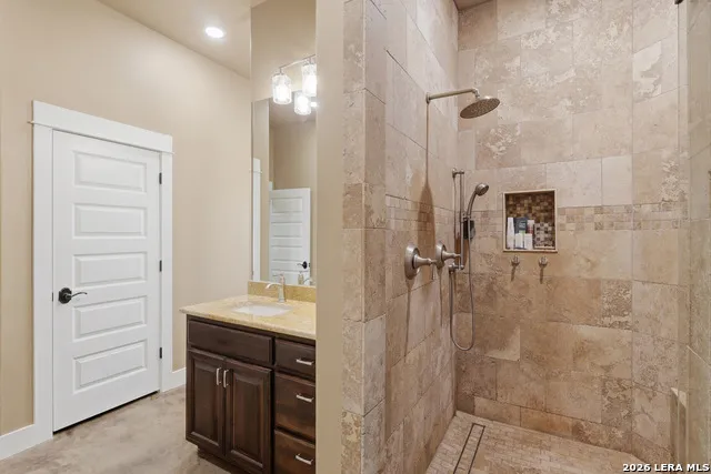 10085 Fm 775 La Vernia, TX 78121