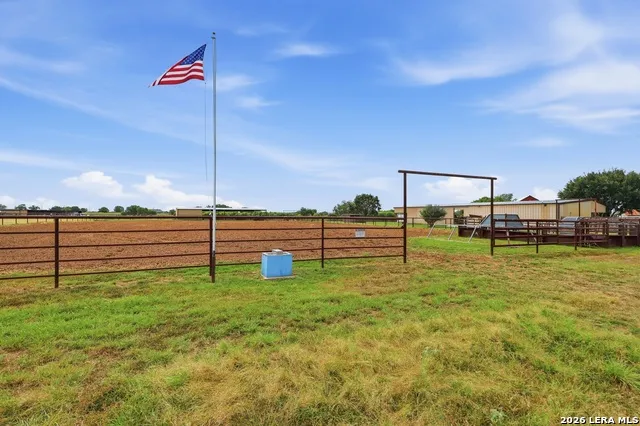 10085 Fm 775 La Vernia, TX 78121