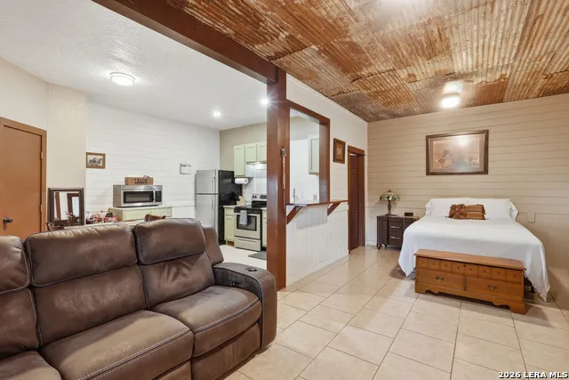 10085 Fm 775 La Vernia, TX 78121