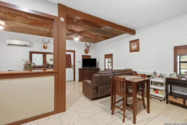 10085 Fm 775 La Vernia, TX 78121