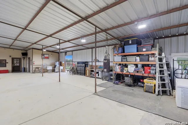 10085 Fm 775 La Vernia, TX 78121