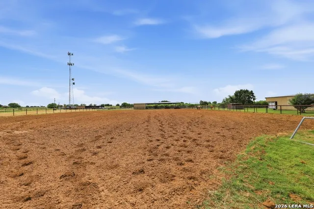 10085 Fm 775 La Vernia, TX 78121