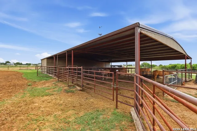 10085 Fm 775 La Vernia, TX 78121