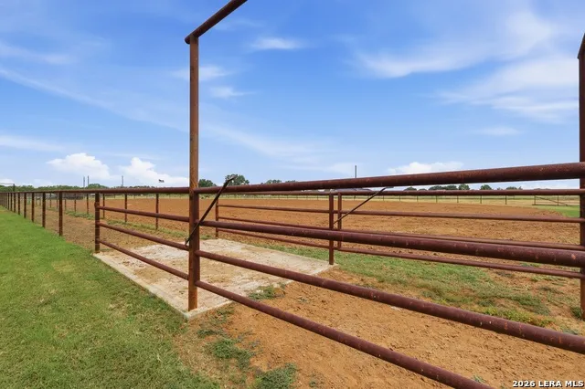10085 Fm 775 La Vernia, TX 78121