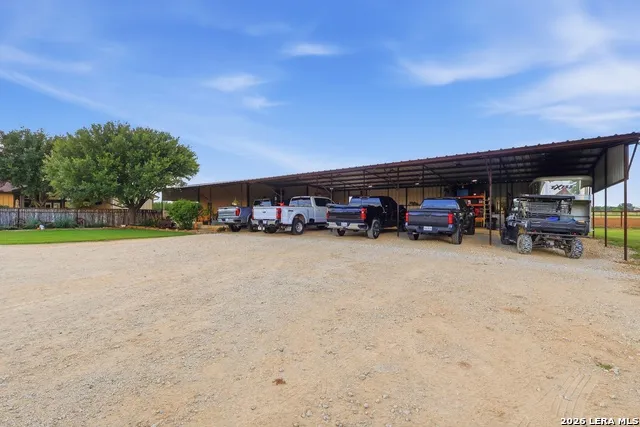 10085 Fm 775 La Vernia, TX 78121