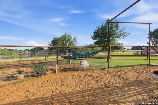 10085 Fm 775 La Vernia, TX 78121