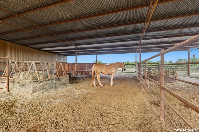 10085 Fm 775 La Vernia, TX 78121