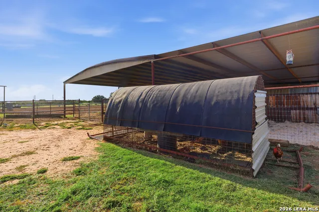 10085 Fm 775 La Vernia, TX 78121
