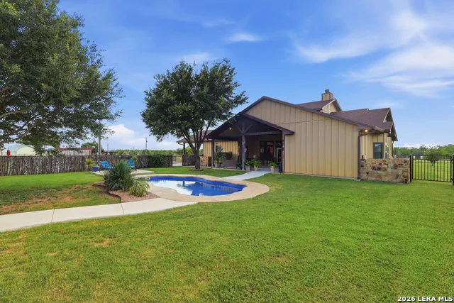 10085 Fm 775 La Vernia, TX 78121