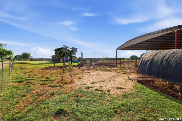10085 Fm 775 La Vernia, TX 78121