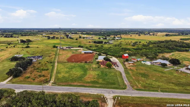 10085 Fm 775 La Vernia, TX 78121