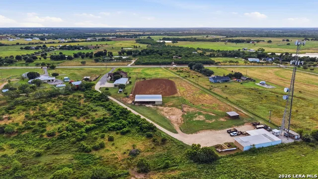10085 Fm 775 La Vernia, TX 78121