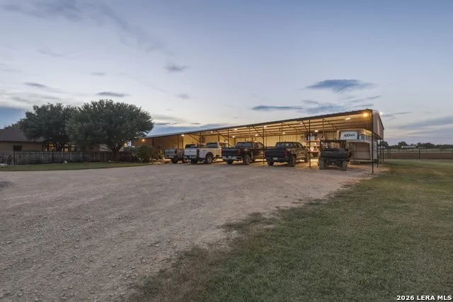 10085 Fm 775 La Vernia, TX 78121
