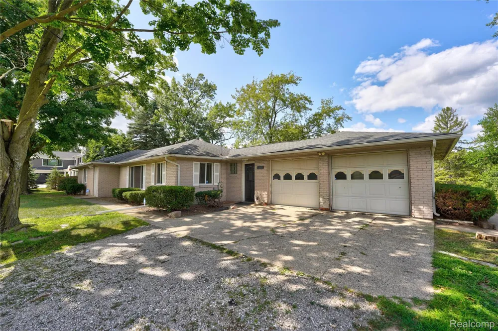 2354 Grove Park Road Fenton City, MI 48430