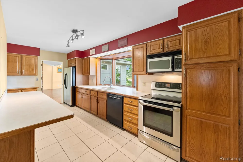 2354 Grove Park Road Fenton City, MI 48430