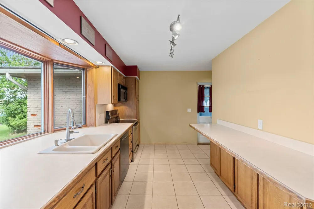 2354 Grove Park Road Fenton City, MI 48430